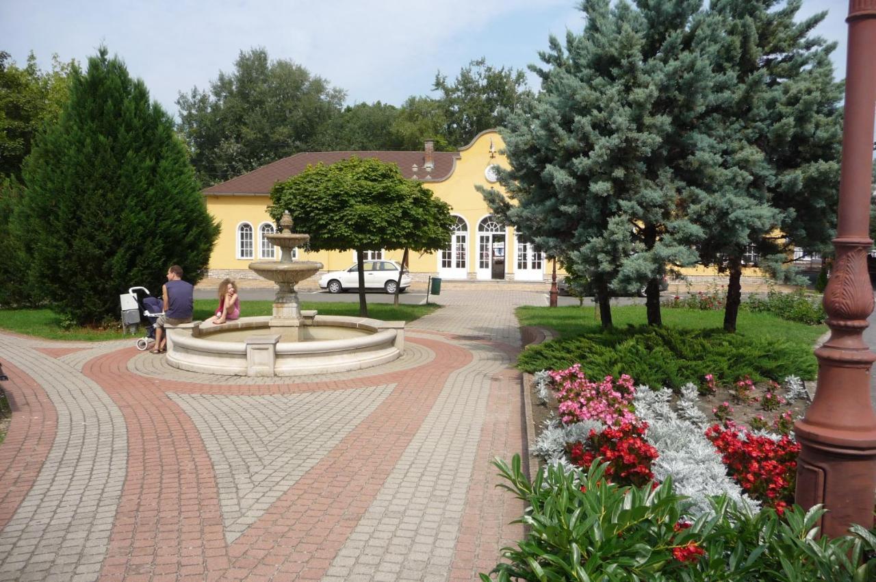 Balaton Art Guesthouse Балатонсемеш Экстерьер фото